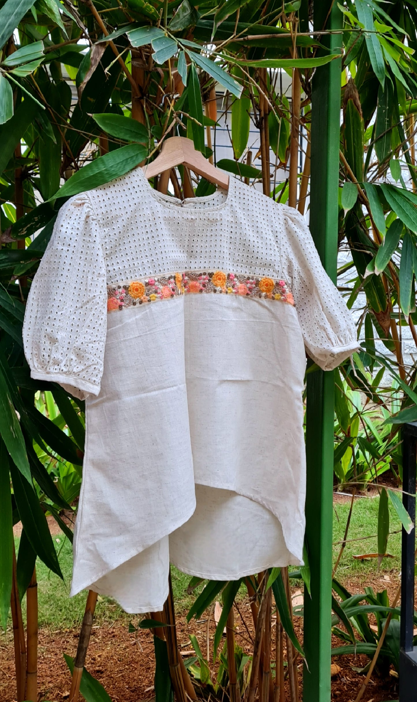 #TP0020 Khadhi Hakoba  Top